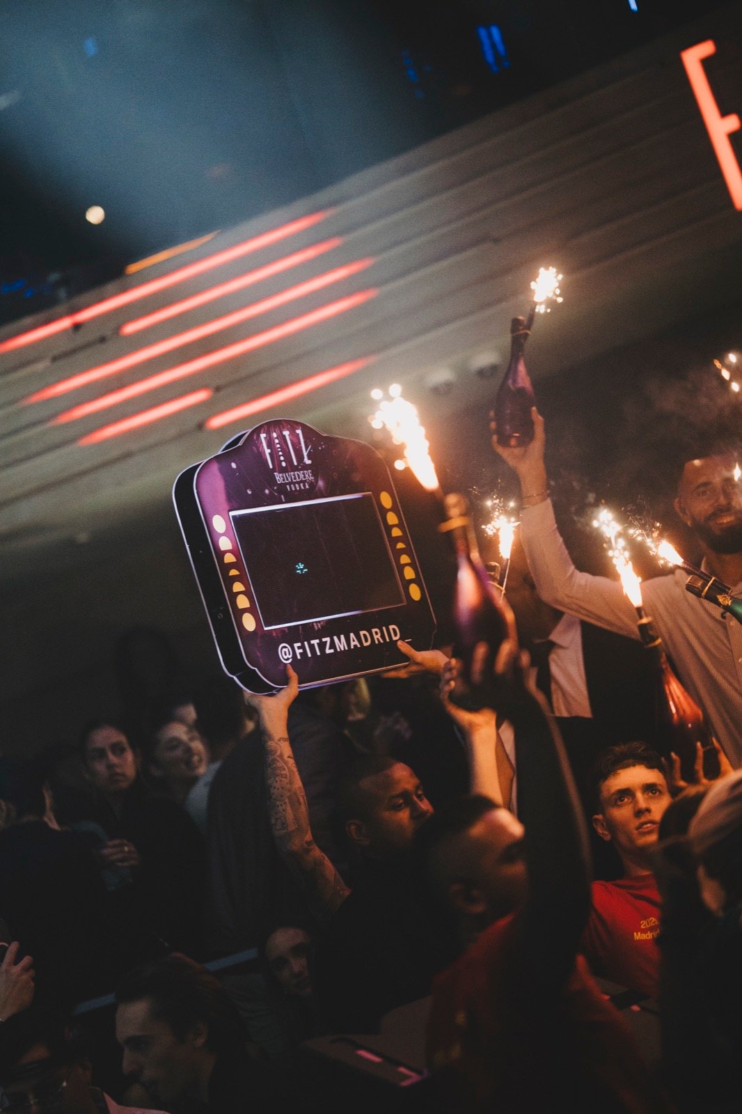 Bengalas y público en la afterparty oficial de la NFL